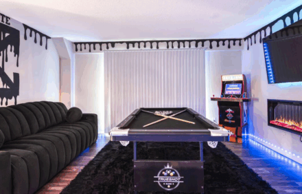 The Showtime Pad – Game Room – Pool Table – Fireplace